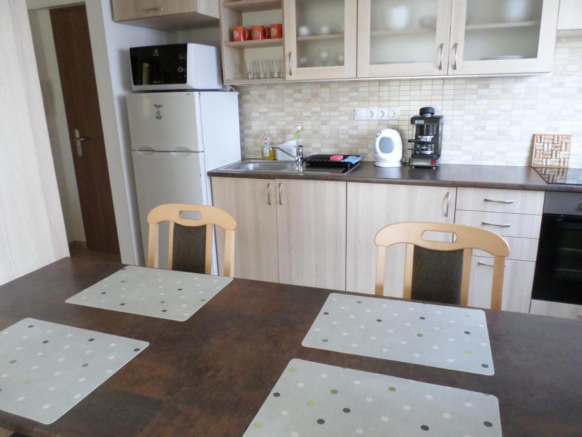 Lakoparki Apartman Veszprém Exterior foto